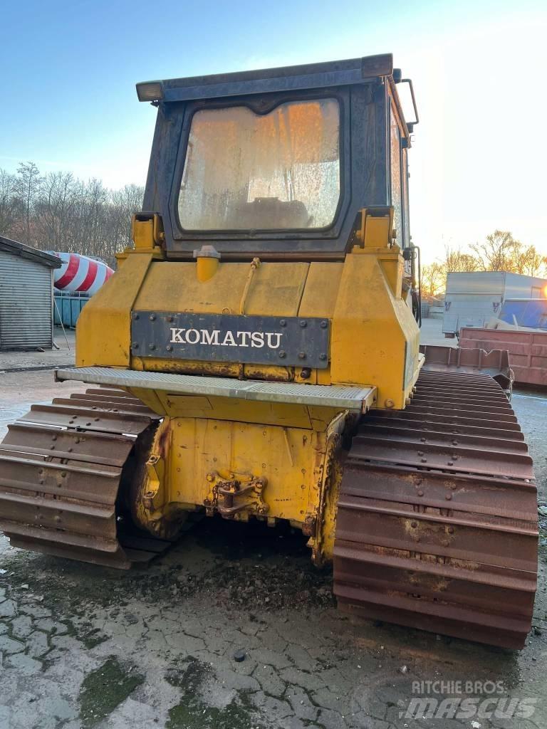 Komatsu D 65 P Vikšriniai buldozeriai