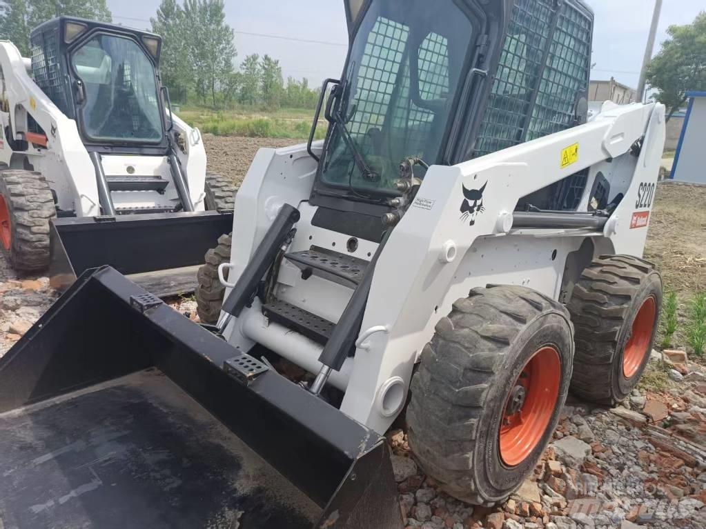 Bobcat S 220 Krautuvai su šoniniu pasukimu