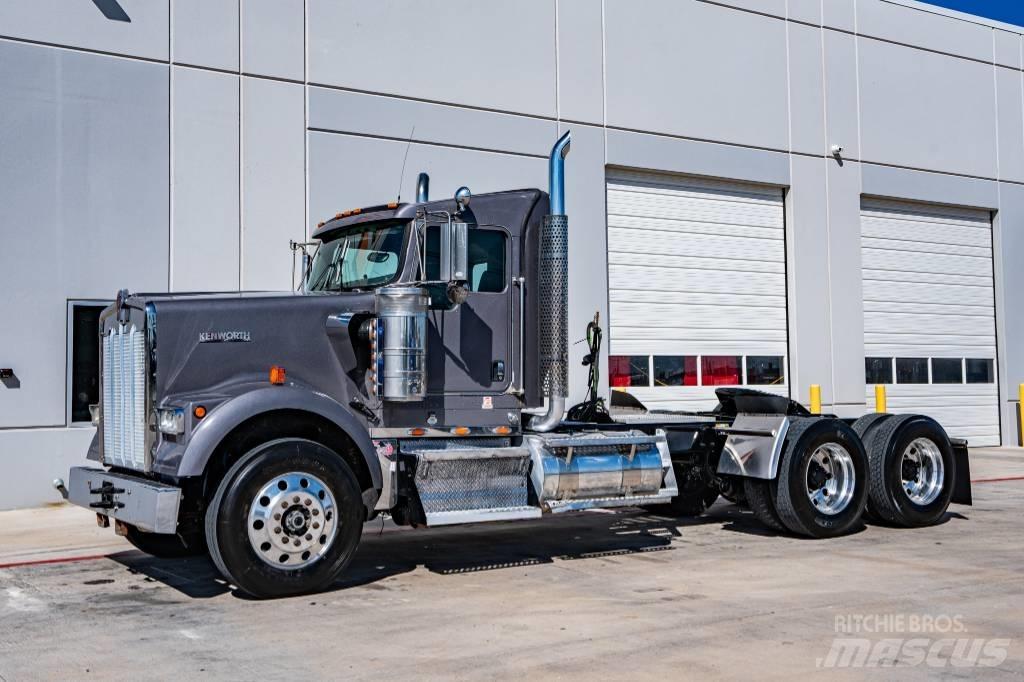 Kenworth W 900 Naudoti vilkikai