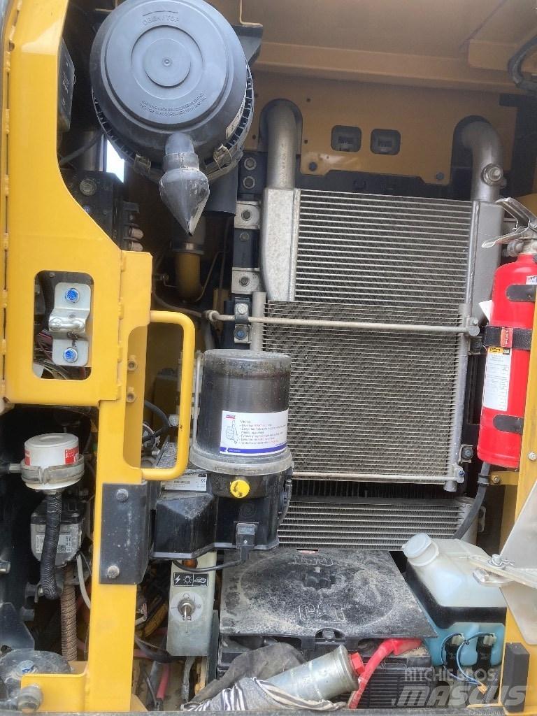CAT 313 F L Vikšriniai ekskavatoriai