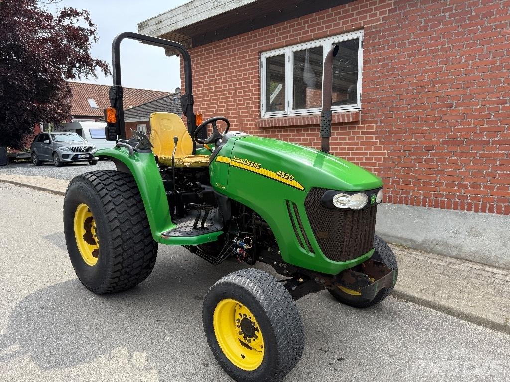 John Deere 4520 Naudoti kompaktiški traktoriai