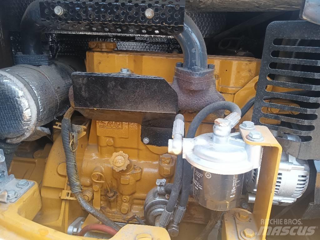 CAT 304 C Vikšriniai ekskavatoriai