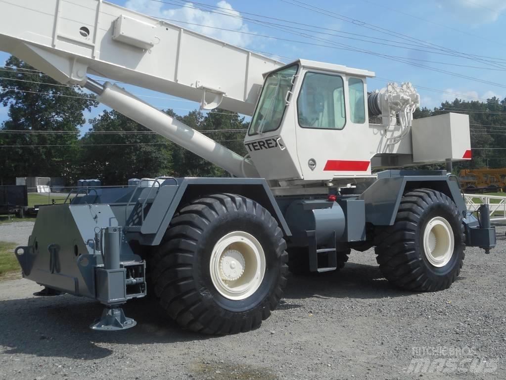 Terex RT 450 Neapdoroto reljefo kranai