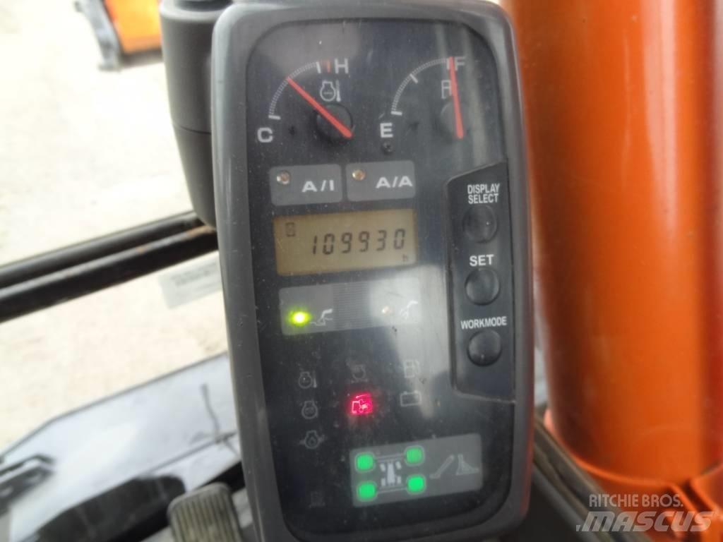 Hitachi EX 160 WD Ratiniai ekskavatoriai