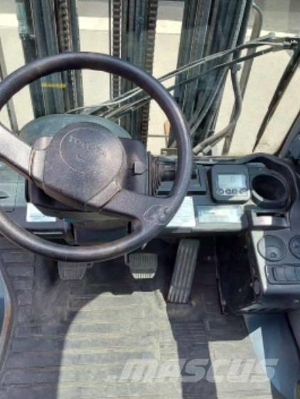 Toyota 02-8 FDF 25 Dyzeliniai krautuvai