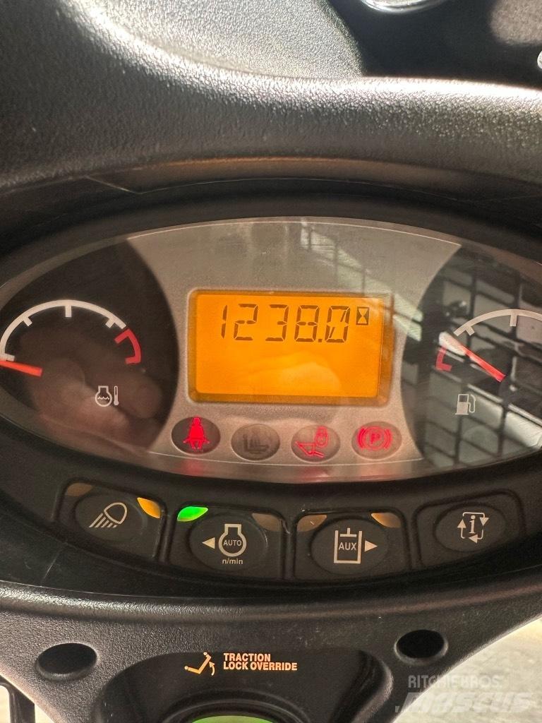 Bobcat T 590 Krautuvai su šoniniu pasukimu
