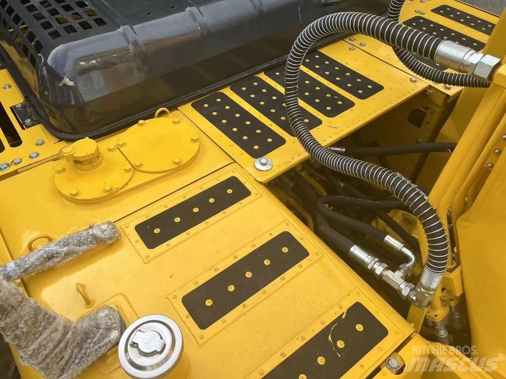 Komatsu PC 130 Vikšriniai ekskavatoriai