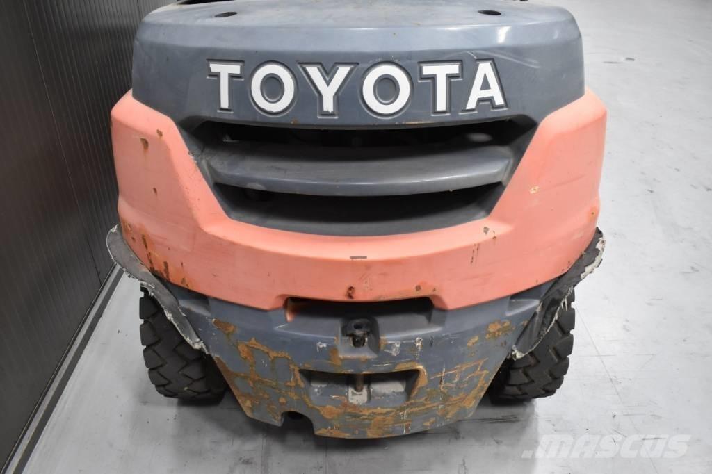 Toyota 40-8FD35N Dyzeliniai krautuvai