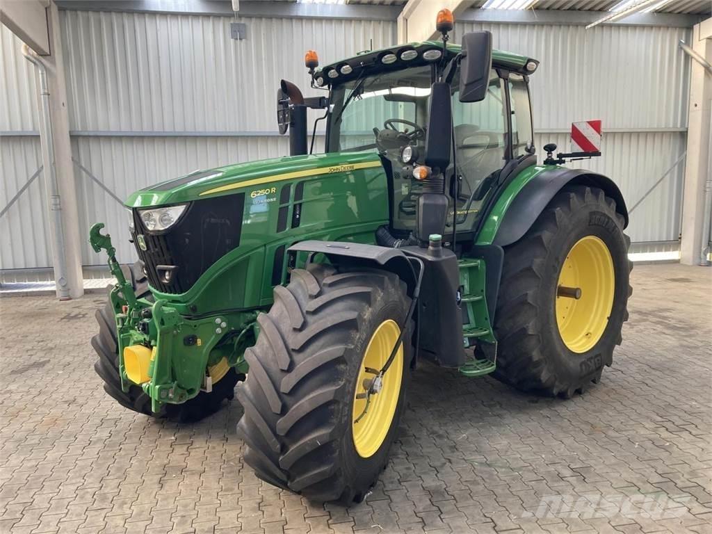 John Deere 6250R Traktoriai