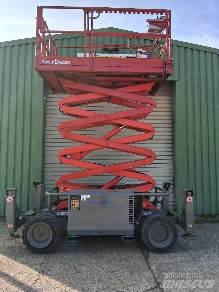 SkyJack SJ 6832 RT Žirkliniai keltuvai