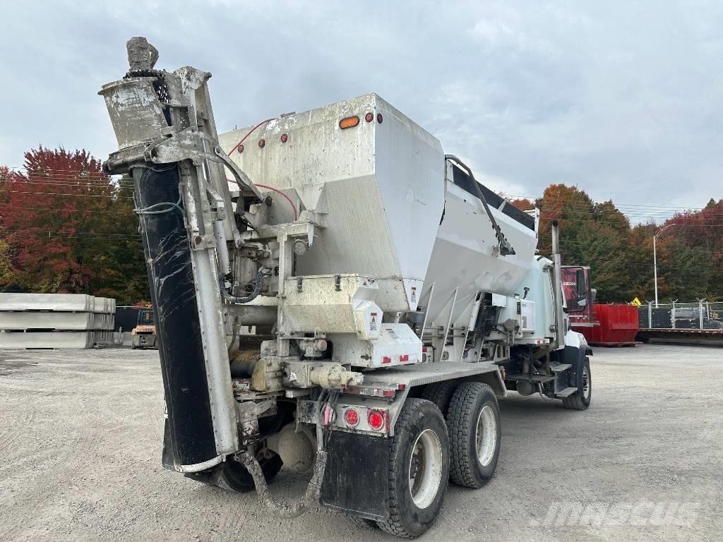 Freightliner 108 SD Kita