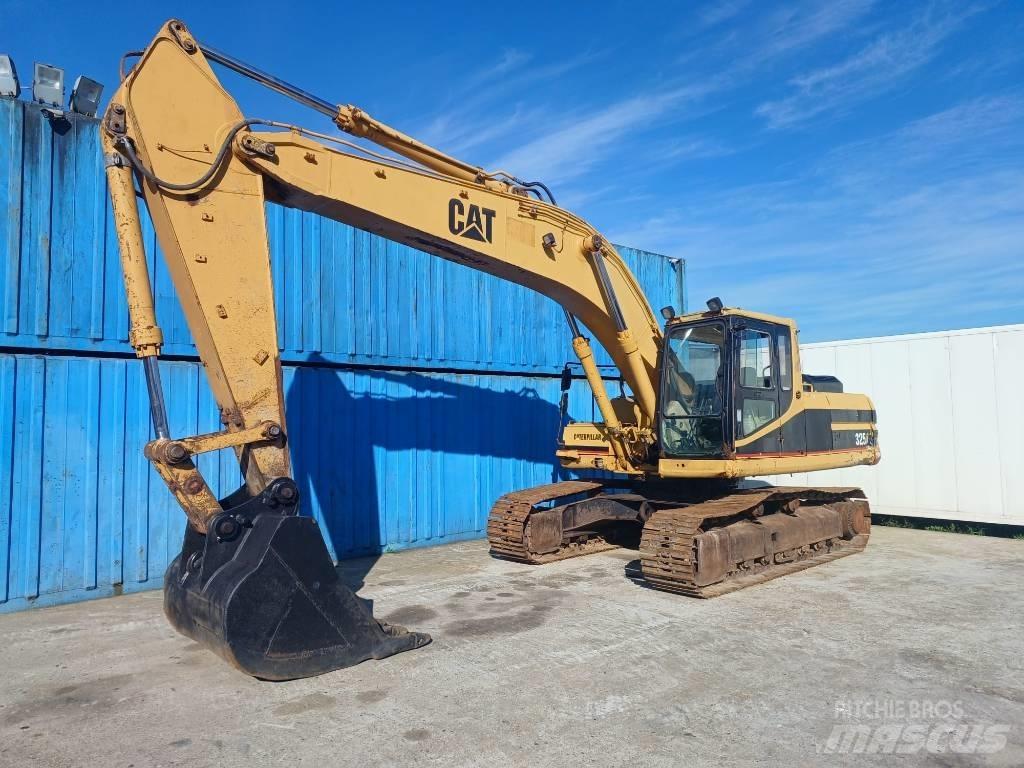 CAT 325 Vikšriniai ekskavatoriai