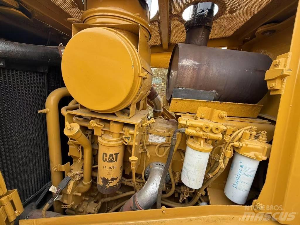 CAT D 8 T Vikšriniai buldozeriai