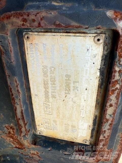CAT 324 800 MM Tranšėjų kasimo technika