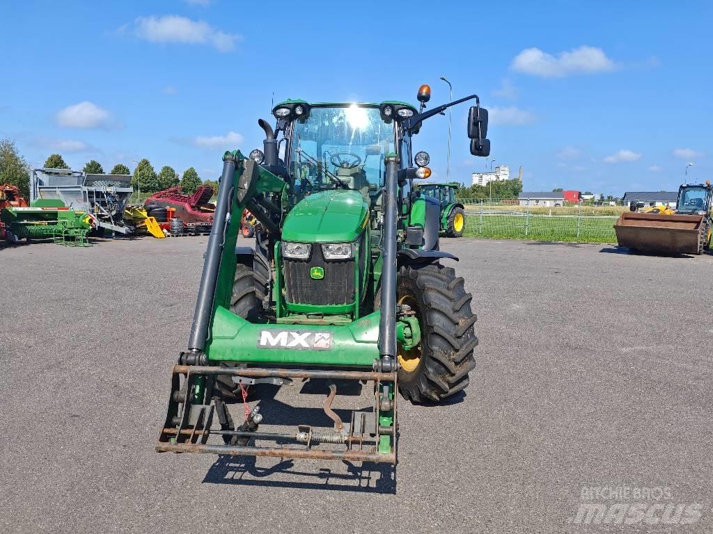 John Deere 5115 R Traktoriai