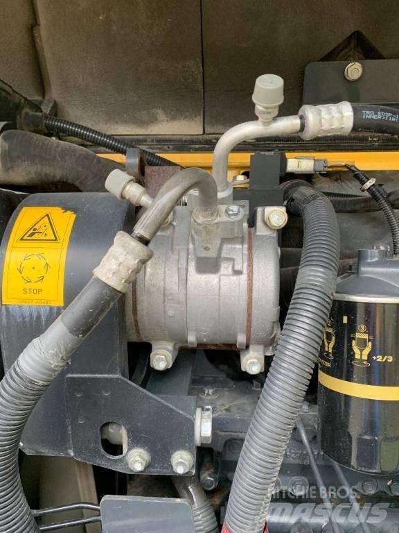 Komatsu PC88MR-8 Vikšriniai ekskavatoriai