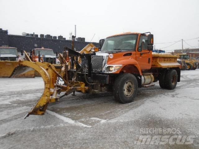 International 7400 Sniego peiliai ir valytuvai
