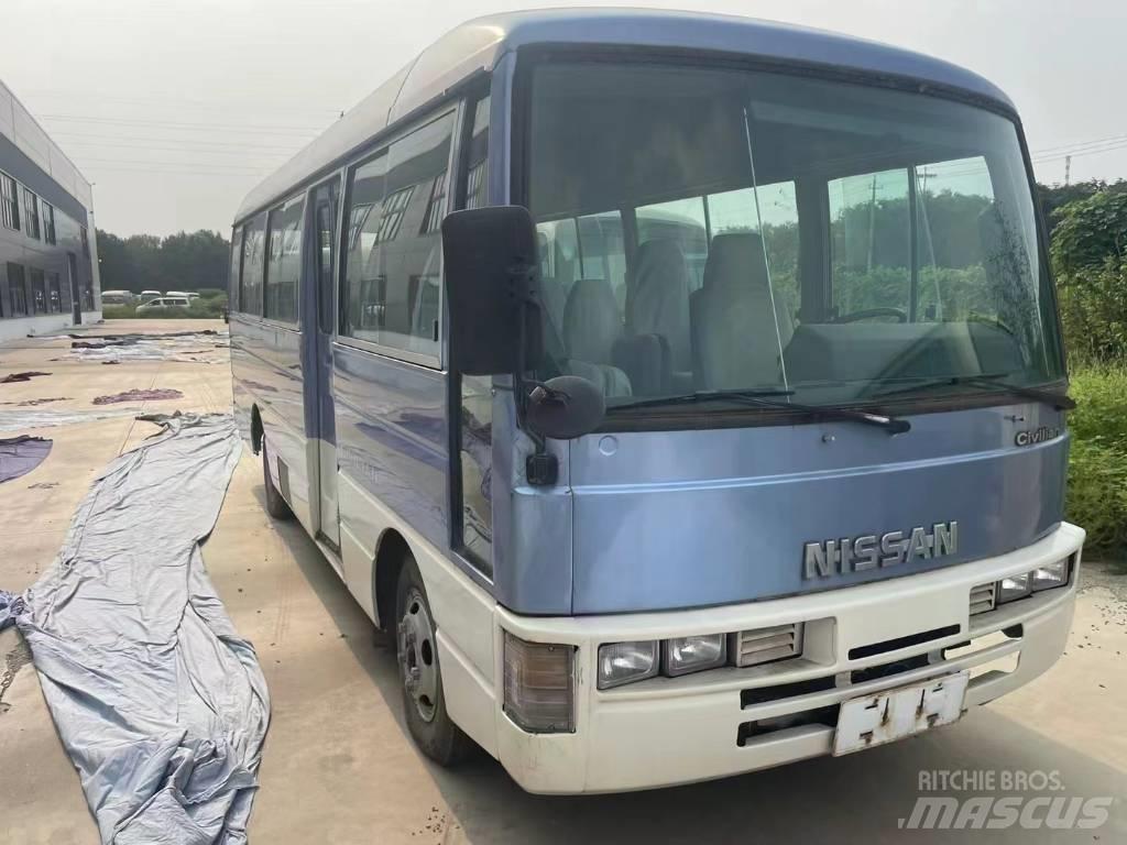 Nissan Civilian Tarpmiestiniai autobusai