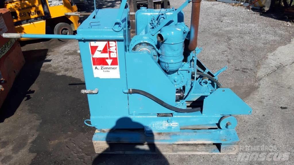 Hanix 32 HP Statyba - Kita