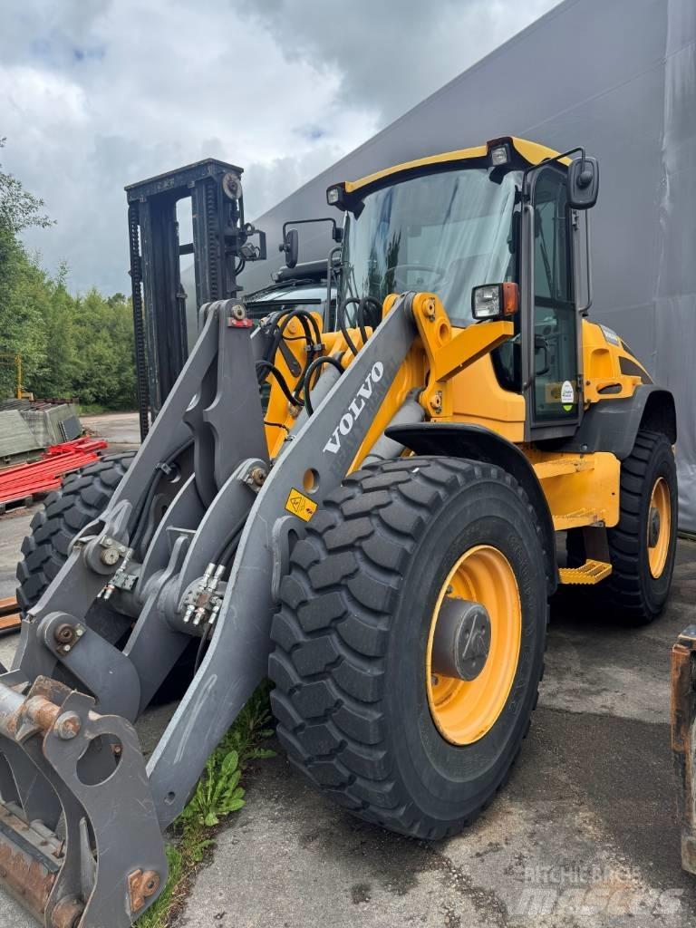 Volvo L 50 F Naudoti ratiniai krautuvai