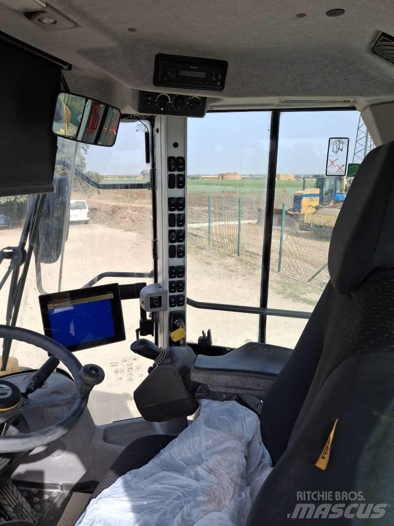 Volvo L 220 H Naudoti ratiniai krautuvai