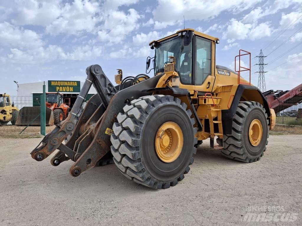 Volvo L 220 H Naudoti ratiniai krautuvai