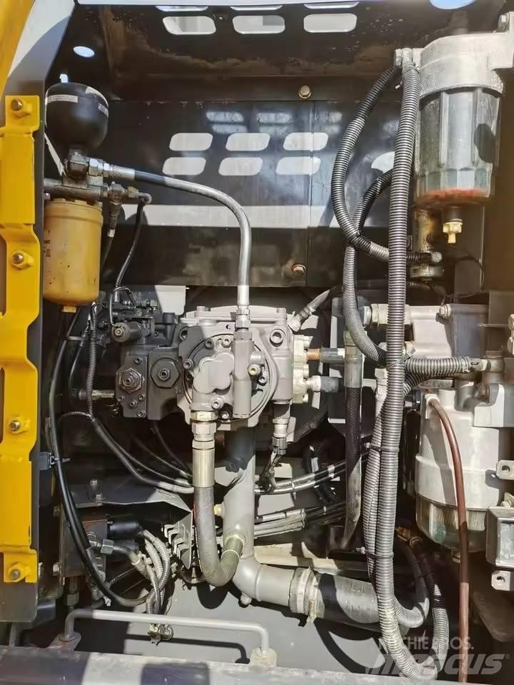 Sumitomo SH130-6 Vikšriniai ekskavatoriai