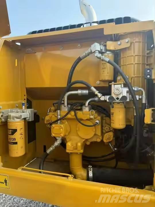 CAT CAT323D2L Vidutinės galios ekskavatoriai 7-12 t