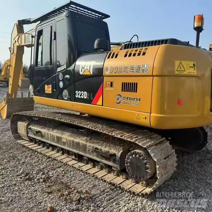 CAT CAT323D2L Vidutinės galios ekskavatoriai 7-12 t