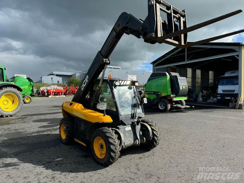 JCB 516 40 COMPACT Teleskopiniai krautuvai žemės ūkiui