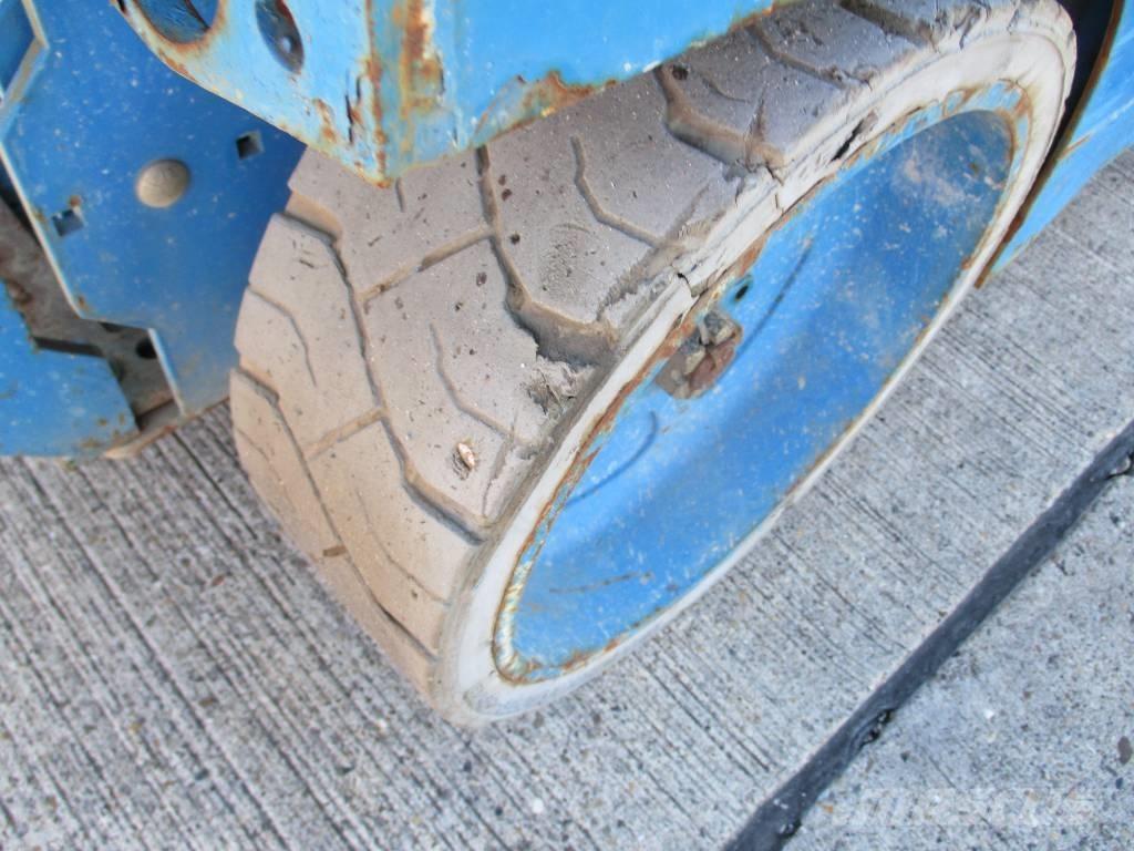 Genie GS 2632 (059) Žirkliniai keltuvai