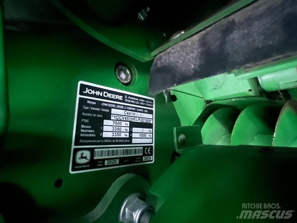 John Deere V451R Ritinių presai