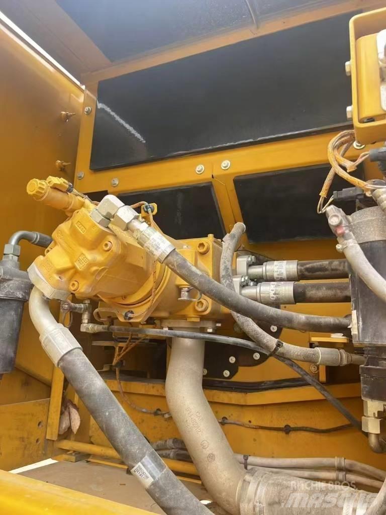 CAT 336GC Vikšriniai ekskavatoriai