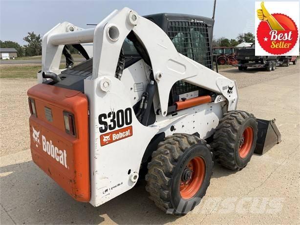 Bobcat S 300 Krautuvai su šoniniu pasukimu