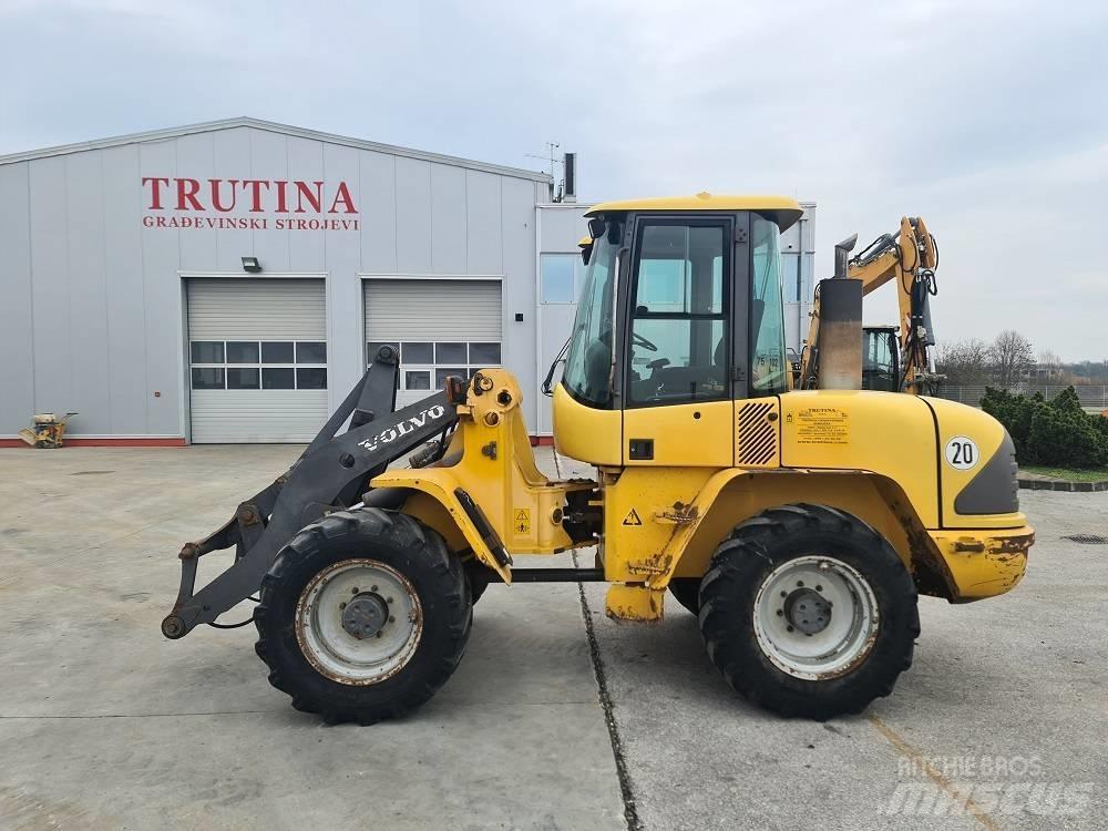 Volvo L 40 B Naudoti ratiniai krautuvai