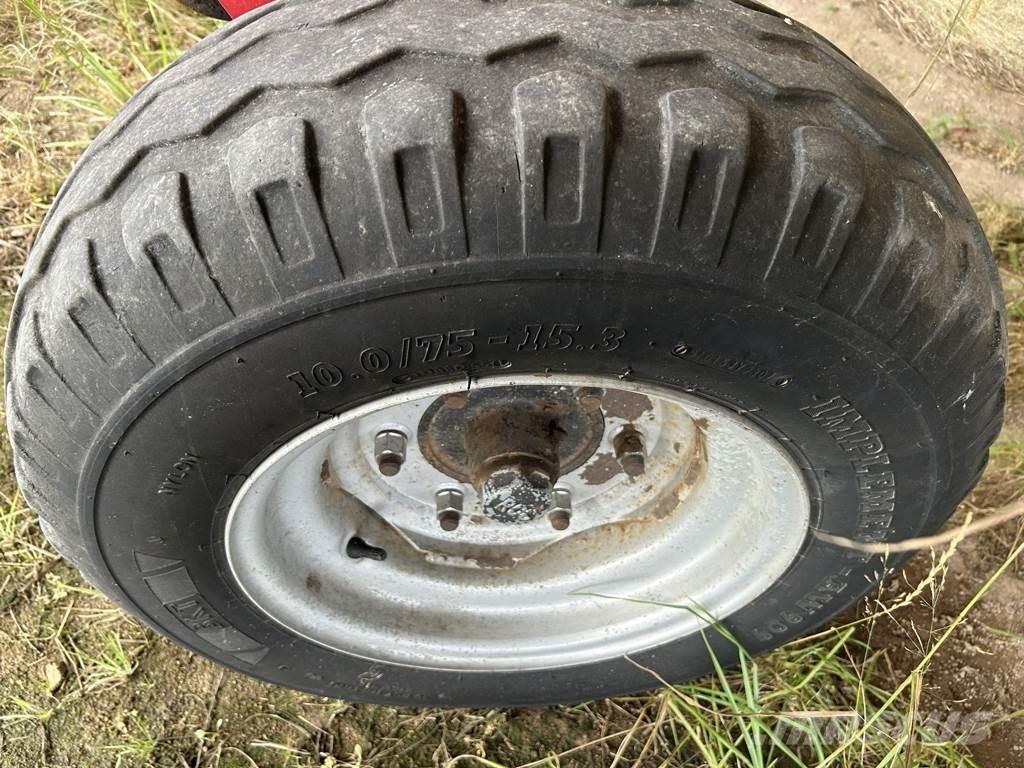 Lely LOTUS 1020 Šieno grėbliai ir vartytuvai