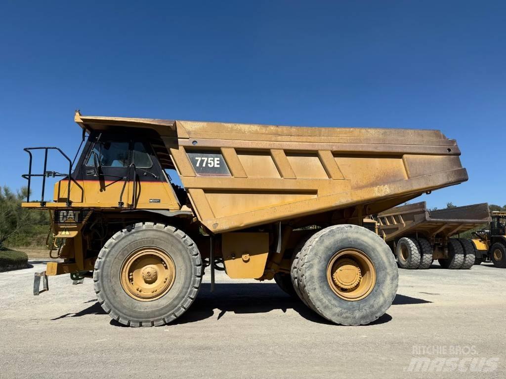 CAT 775 E Atliekų išvežimo technika