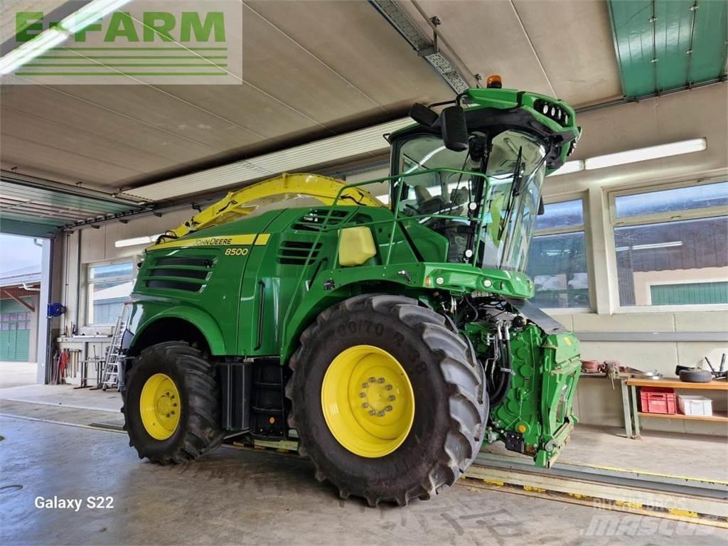 John Deere 8500 Pašarų ruošimo technika