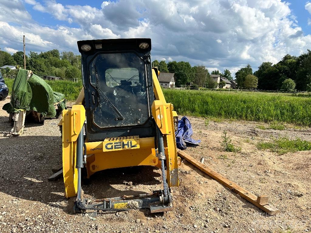 Gehl RT 210 Krautuvai su šoniniu pasukimu