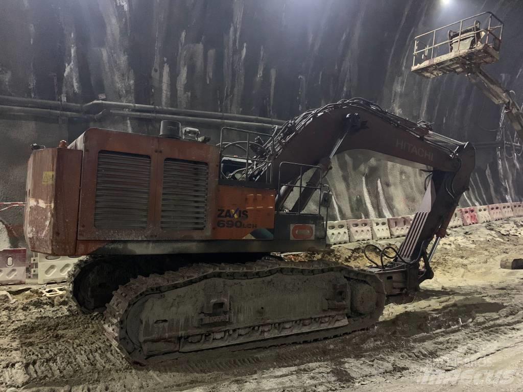 Hitachi ZX690LCH-5A Statyba - Kita