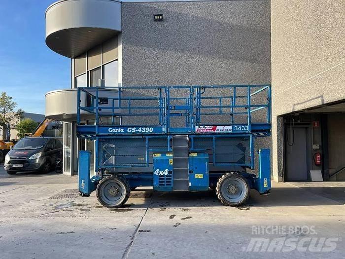 Genie GS4390RT Žirkliniai keltuvai