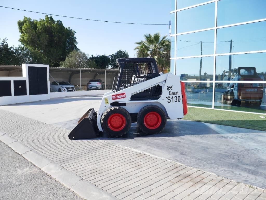 Bobcat S 130 Krautuvai su šoniniu pasukimu
