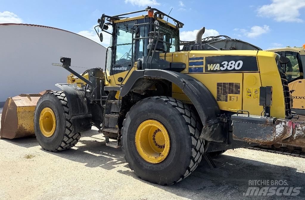 Komatsu WA 380-8 Naudoti ratiniai krautuvai