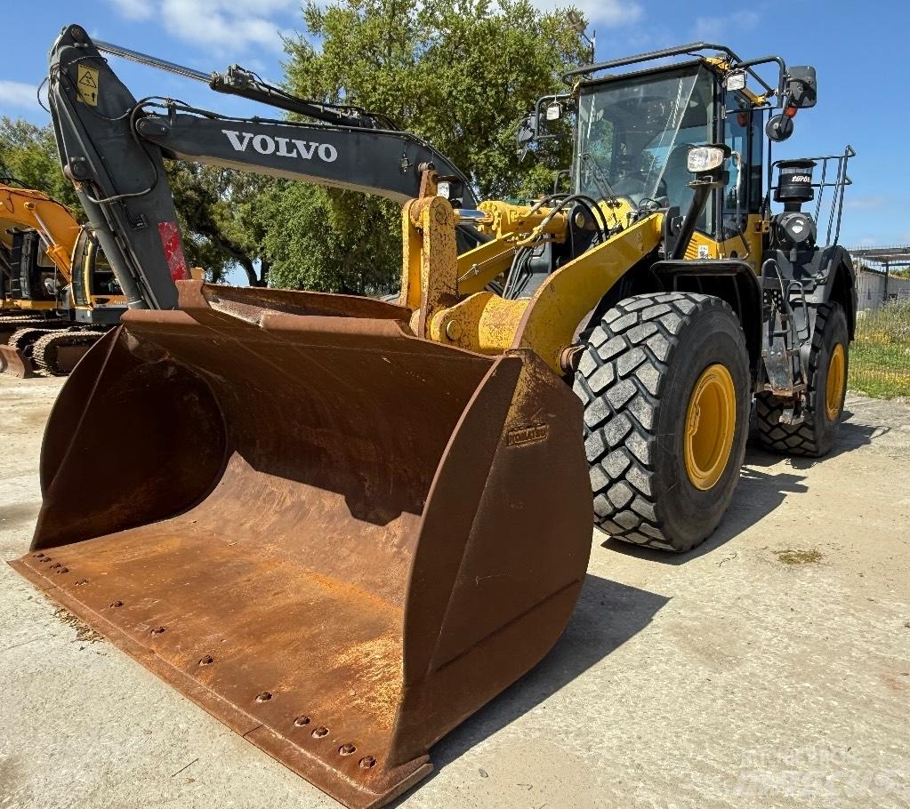 Komatsu WA 380-8 Naudoti ratiniai krautuvai