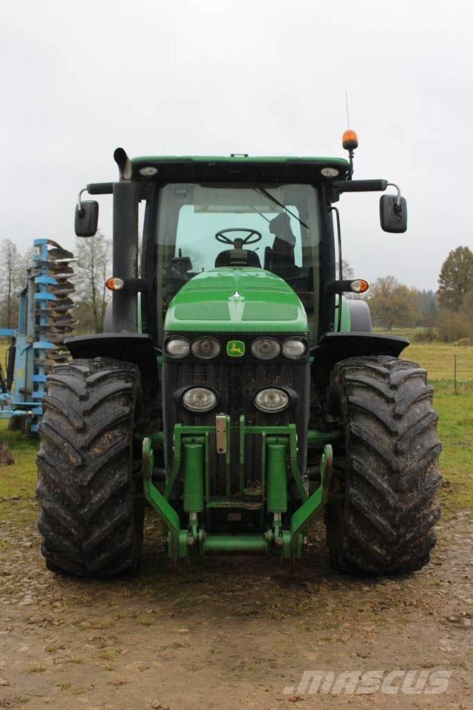 John Deere 8245 R Traktoriai