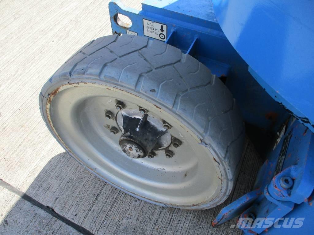 JLG E300 AJP (180) Kompaktiškas savaeigis strėlinis keltuvas
