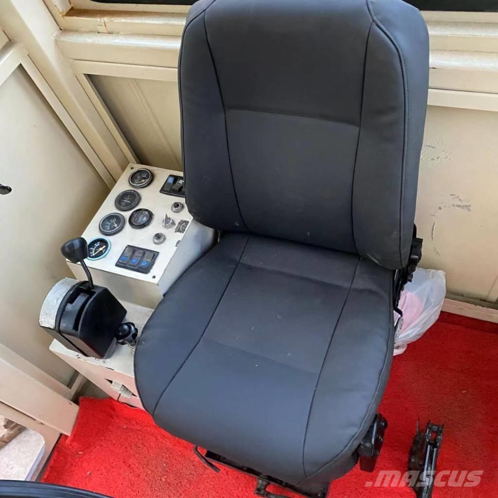 CAT 140 H Greideriai