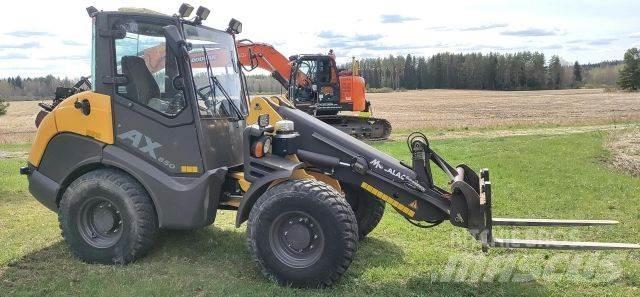 Mecalac AX850 Naudoti ratiniai krautuvai