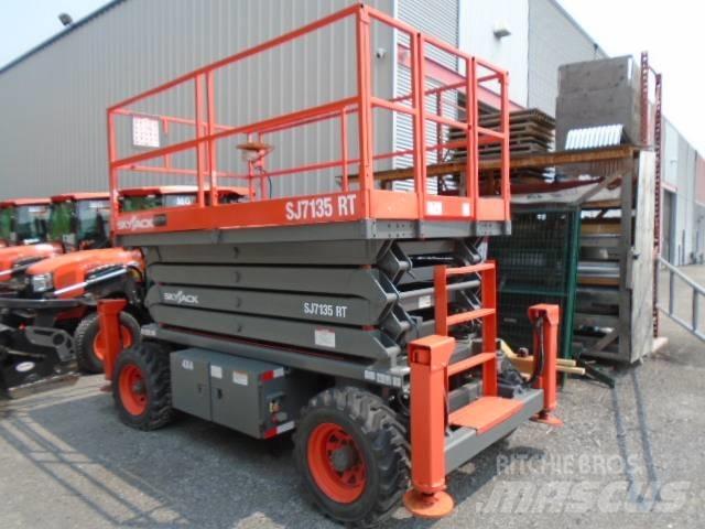 SkyJack SJ 7135 RT Žirkliniai keltuvai