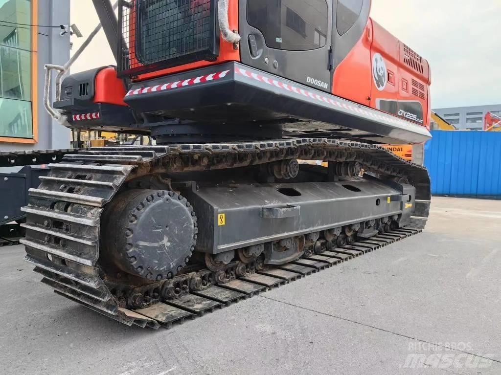 Doosan DX225LC-9C Vikšriniai ekskavatoriai
